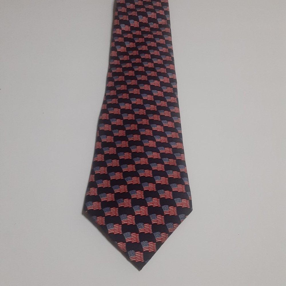 5/$20 American Traditions American Flag Neck Tie